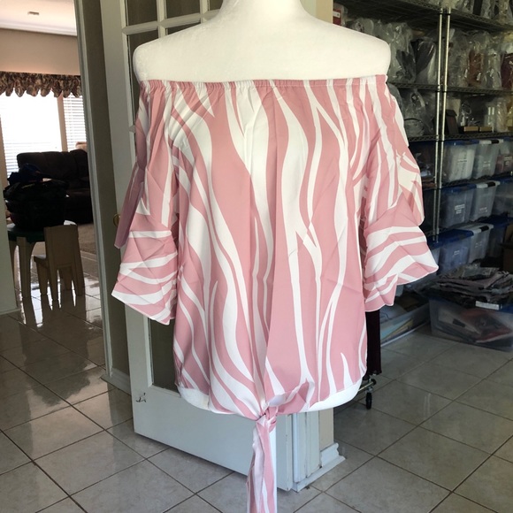 ❣️SALE❣️ 🆕 S/M Pink & White Off-the-Shoulder Top - Picture 12 of 14